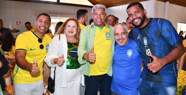 Copa do Mundo  | ao lado de apoiadores, Jerônimo acompanha êxito do Brasil em Vitória da Conquista