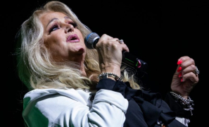 Comoção Internacioanl | morre Bonnie Tyler