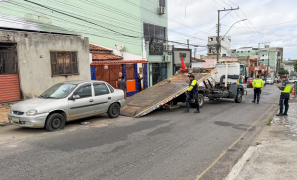 Mobilidade Urbana | SIMTRANS intensifica fiscalização e remove veículos abandonados em Vitória da Conquista