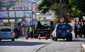 Resgate de Urgência | Colisão entre carro e motocicleta deixa ferido grave em Vitória da Conquista