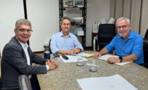 Informativo de Mandatos | pavimentações defendidas por Waldenor e Zé Raimundo avançam em Vitória da Conquista