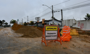 Resgate de Urgência na Avenida Juracy Magalhães | operário fica ferido após soterramento parcial em Vitória da Conquista