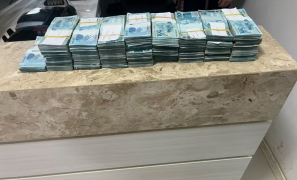 Flagrante na BA-026 | PM apreende mais de R$ 1,3 milhão e iPhones dentro de veículo em Tanhaçu