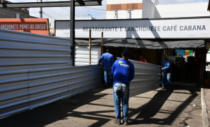 Feirinha do Bairro Brasil | obras de cobertura da são retomadas na Zona Oeste de Vitória da Conquista