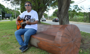 Música Popular Conquistense | Rádio Clube resgata clássico “Gema” em memória a Evandro Correia