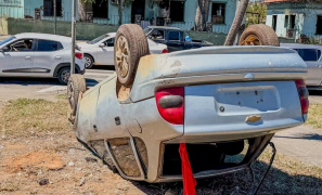 Conscientização no Trânsito | veículos acidentados fazem alerta a condutores em Vitória da Conquista