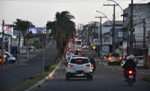 Demandas na Avenida Bartolomeu de Gusmão | vazamento de água e mais quebra-molas em Vitória da Conquista