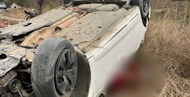 Tragédia na BR-116 | mulher morre e duas vítimas ficam feridas após carro capotar em Ponto dos Volantes