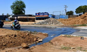 Saneamento & Saúde | esgoto a céu aberto provoca mau cheiro e afeta a Zona Oeste de Vitória da Conquista