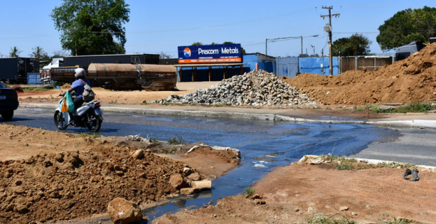 Saneamento & Saúde | esgoto a céu aberto provoca mau cheiro e afeta a Zona Oeste de Vitória da Conquista