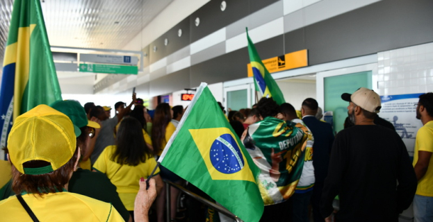 Eleições 2026 | protesto de bolsonaristas chama Sheila Lemos de comunista em Vitória da Conquista