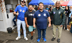 Eleições 2026 | em campanha, Ivan Cordeiro realiza corpo a corpo na Central de Abastecimento de Vitória da Conquista