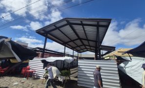 Infraestrutura Urbana | obras da cobertrua na Feirinha do Bairro Brasil estão quase concluídas em Vitória da Conquista