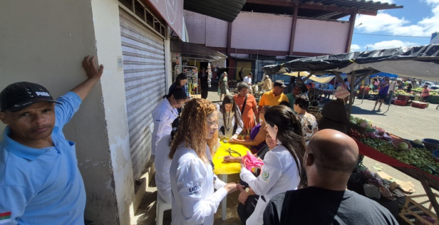 Saúde Comunitária | Enfermagem da UNEX realiza exames e orientações de saúde em Vitória da Conquista