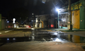 Saneamento & Infraestrutura | vazamento de água limpa afeta Zona Leste em Vitória da Conquista