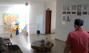 Destaque Nacional | mulher esfaqueia ex-marido dentro de prefeitura após descobrir traição
