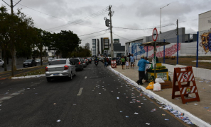 Eleições 2026 | derrame de santinhos volta a sujar vias em todos os cantos de Vitória da Conquista