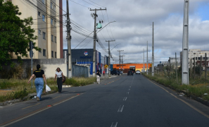 Mobilidade Urbana | semáforos chegam, mas falta de calçadas gera perigo em Vitória da Conquista