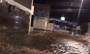 Tempo Agora | temporal durante a madrugada causa alagamentos em Vitória da Conquista