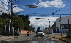 Sinalização na Avenida Laura Nunes| semáforos começam a ser instalados em trechos críticos de Vitória da Conquista