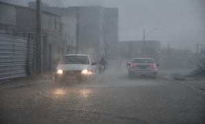 Mudança no Clima | forte tempestade atinge Vitória da Conquista após tarde de calor intenso