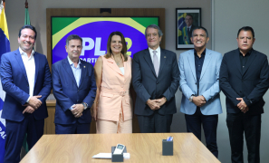 Articulação Política | Sheila reúne-se com Valdemar Costa Neto e esquenta os bastidores do PL em Vitória da Conquista