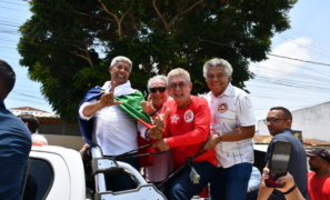 Eleições 2026 | Jerônimo Rodrigues comanda a última grande carreata de Lula em Vitória da Conquista