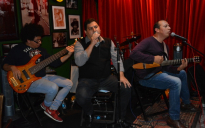 Diversão & Arte: Ricardo Marques e Alex Baducha cantam clássicos na “Terça Massa”; confira as fotos