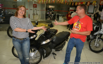 Promoção: Idimar Barreto Paes Filho foi o ganhador da Honda Biz nos 30 Anos da Rodaleve; veja as fotos