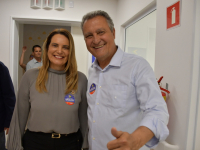 Ministro da Casa Civil | ao lado de Sheila, Rui diz que a novidade é sempre cuidando do povo de Conquista