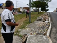 Avenida Presidente Dutra | pedestres enfrentam obstáculos durante as caminhadas em Vitória  da Conquista