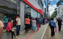 Crise no Atendimento | fechamento de agências do Bradesco provoca superlotação e filas em Vitória da Conquista
