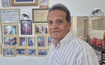 Destaque Conquistense | a trajetória de Messias Carvalho como baterista, cabeleireiro e doutor em Psicanálise