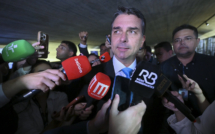 Fuga Internacional |  CNN Brasil confirma saída de Flávio Bolsonaro do Brasil rumo aos EUA com a família