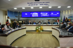 Destaques do Dia | PL de vale-alimentação de R$ 1.800 para vereadores e servidores está parado em Vitória da Conquista