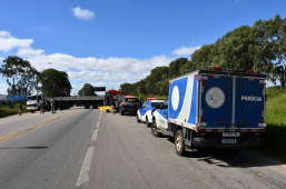 Tragédia na BR-116 | acidente envolvendo carreta e moto com uma vítima morta em Vitória da Conquista
