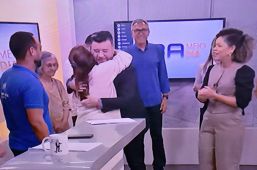Bodas de Prata | Judson Almeida celebra 25 anos de TV Sudoeste com surpresa emocionante ao vivo