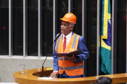 Congresso Nacional | deputado defende fim da escala 6×1 para que trabalhadores ‘façam sexo em paz’