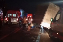 Tragédia na BR-116 | batida entre van e caminhão provoca quinze mortes no Centro Norte Baiano
