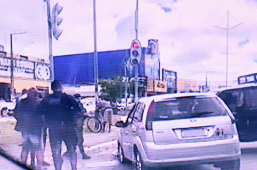 Acidente na Avenida Presidente Dutra | batida Entre carro e caminhonete deixa ferido em Vitória da Conquista