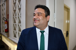 Poder Legislativo | Ivan caminha para reeleição na Presidência coloca nome à disposição de Vitória da Conquista