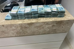 Flagrante na BA-026 | PM apreende mais de R$ 1,3 milhão e iPhones dentro de veículo em Tanhaçu
