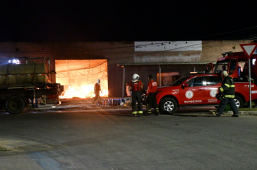 Alerta Avenida Brumado | incêndio destrói fábrica de estofados na Zona Oeste de Vitória da Conquista