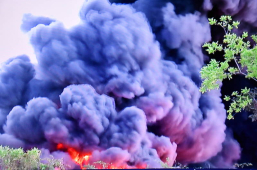 Incêndio em Depósito | fumaça, prejuízos e alerta ambiental após destruição em Vitória da Conquista